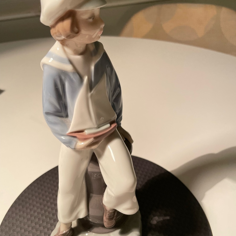 Lladro 4810, Boy with Yacht. Boy with Sailboat. Mint Condition. Glazed Porcelain